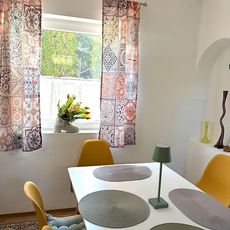 Lamour Apartment *